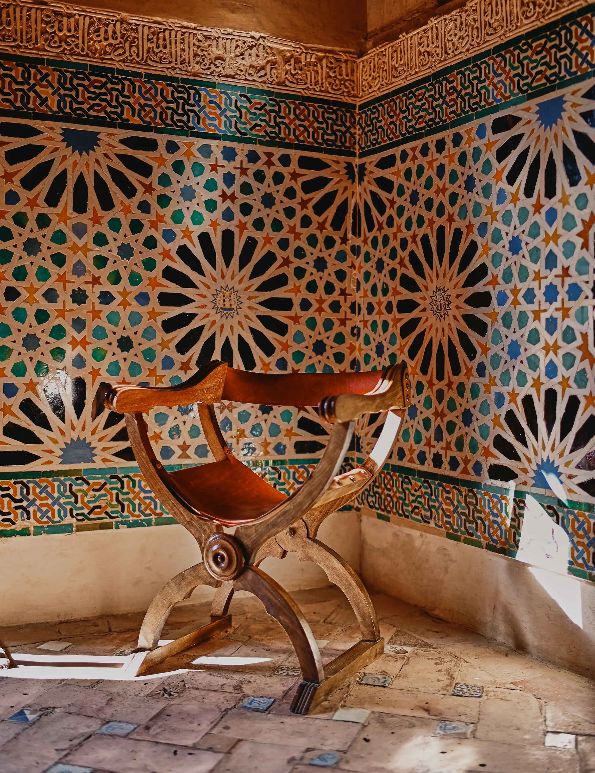 Elección de los colores corporativos basados en la Alhambra